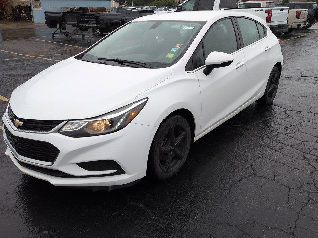 Used 2017 Chevrolet Cruze LT FWD image 1