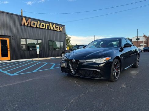 Used 2018 Alfa Romeo Giulia Ti Sport w/ Quick Order Package 22S Sport AWD/4WD image 1