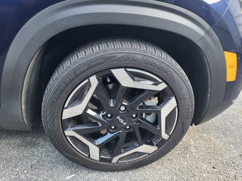 Used 2024 Kia Seltos SX w/ SX Sunroof Package image 7