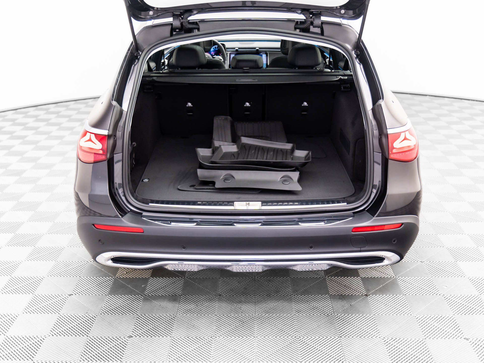 Certified 2025 Mercedes-Benz E 450 4MATIC All-Terrain Wagon image 32