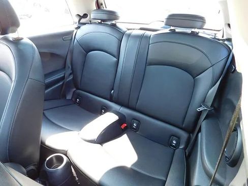 Used 2023 MINI Cooper 2-Door Hardtop image 11