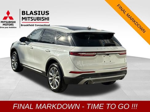 Used 2022 Lincoln Corsair AWD w/ Premium Package image 6