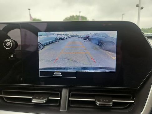 Used 2024 Chevrolet Trax RS w/ Driver Confidence Package FWD image 21