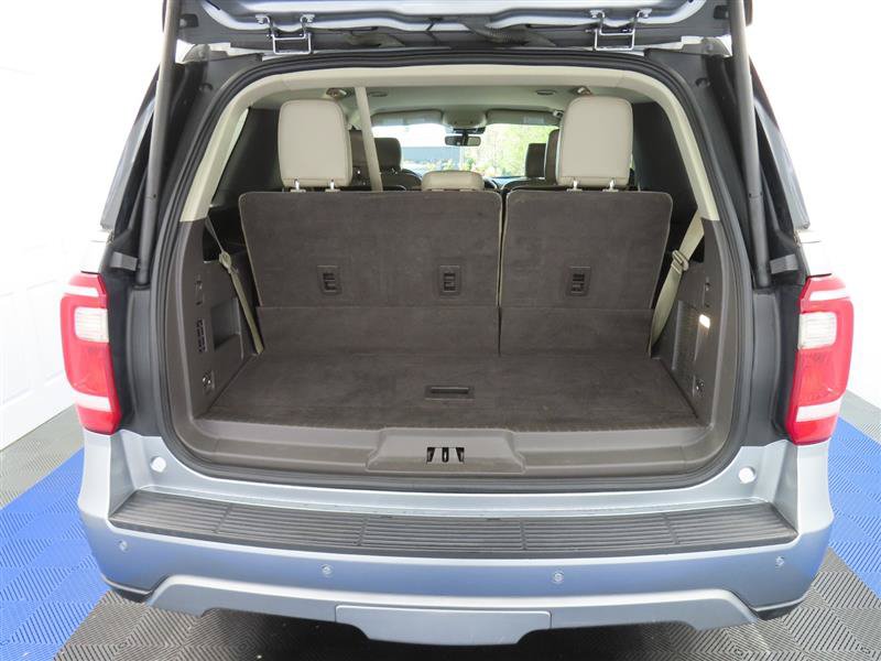 Used 2020 Ford Expedition XLT w/ Equipment Group 202A AWD/4WD image 9