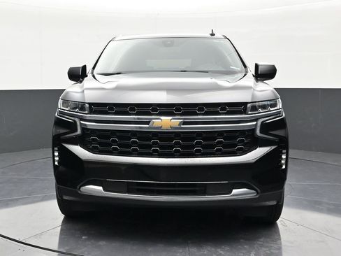Used 2022 Chevrolet Suburban LS w/ Driver Alert Package RWD image 8