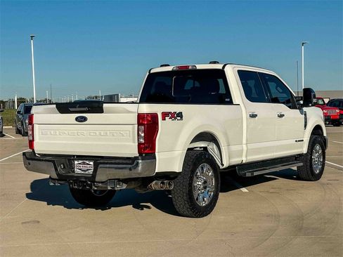 Used 2022 Ford F250 Lariat w/ Chrome Package image 3
