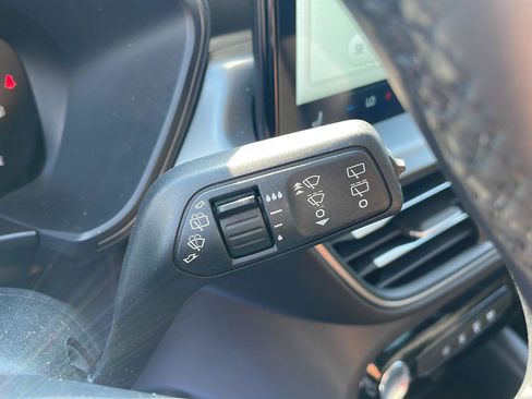 Used 2025 Ford Escape SE FWD image 17