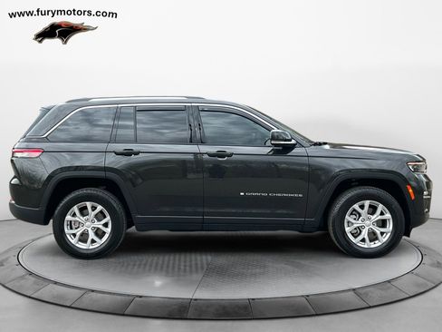 Used 2023 Jeep Grand Cherokee Limited w/ Trailer Tow Prep Group (B) image 2