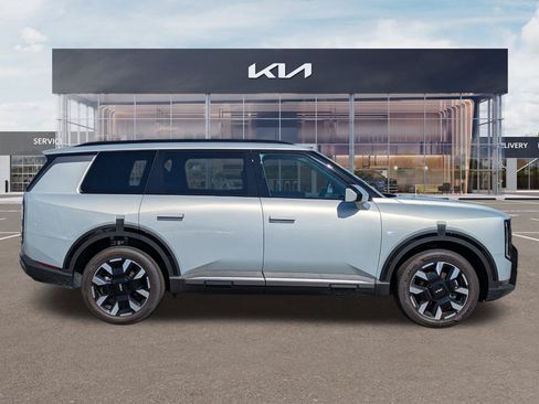 Used 2027 Kia Telluride S FWD image 3