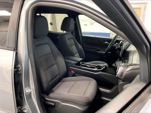 Used 2025 Chevrolet Equinox LT w/ Safety and Technology Package AWD/4WD image 11