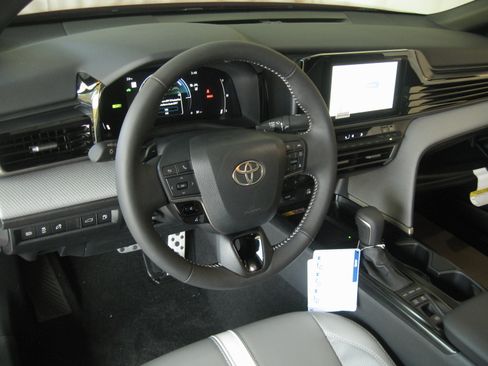 New 2026 Toyota Camry SE image 8