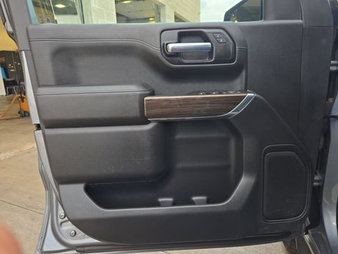 Used 2021 Chevrolet Silverado 1500 LT Trail Boss w/ Bed Protection Package AWD/4WD image 19