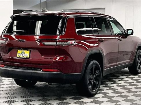 Used 2024 Jeep Grand Cherokee L Limited w/ Luxury Tech Group II AWD/4WD image 13