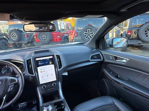 Used 2024 Ford Edge ST-Line w/ Class II Trailer Tow Package image 36