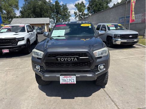 Used 2016 Toyota Tacoma Limited w/ Towing Package AWD/4WD image 2