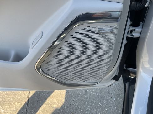 Used 2025 GMC Acadia Denali image 11