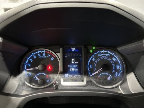 Used 2023 Toyota Tacoma TRD Sport image 9