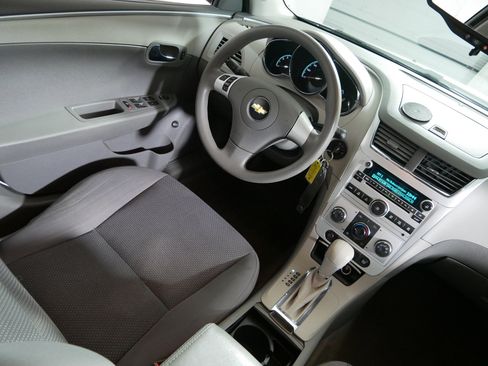 Used 2011 Chevrolet Malibu LS FWD image 9
