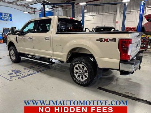 Used 2017 Ford F250 Lariat w/ Chrome Package image 3