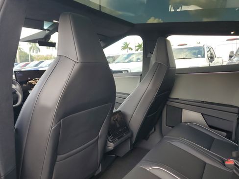 Used 2025 Tesla Cybertruck AWD Crew Cab image 15