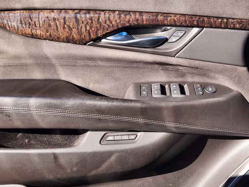 Used 2015 Cadillac Escalade ESV Platinum image 25