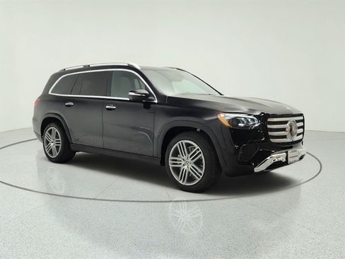Certified 2026 Mercedes-Benz GLS 450 4MATIC image 3