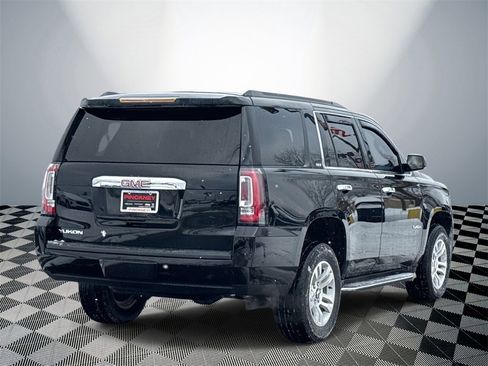 Used 2017 GMC Yukon SLT image 6