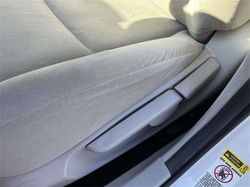 Used 2012 Toyota Corolla LE image 18