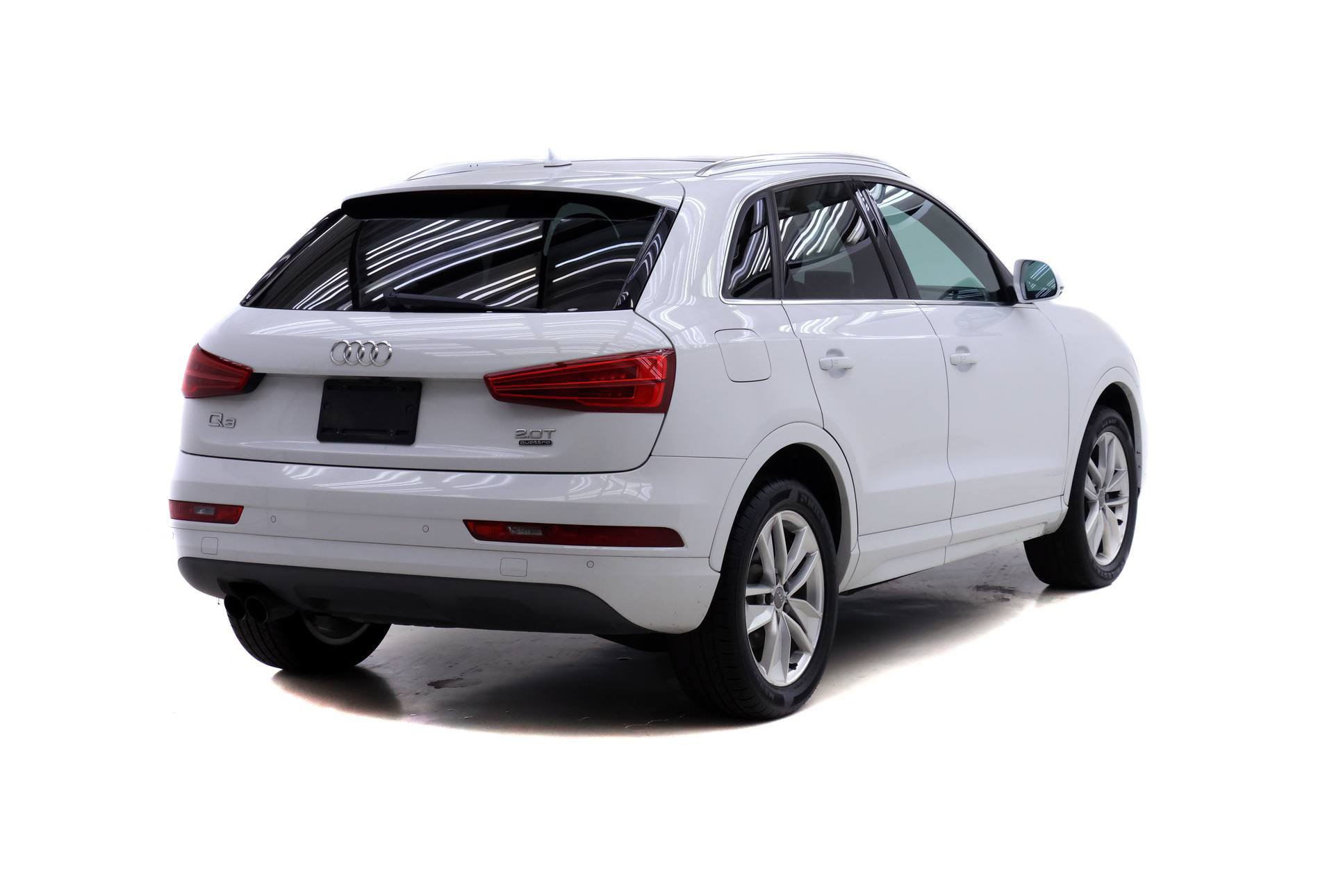 Used 2017 Audi Q3 2.0T Premium Plus w/ Premium Plus Package AWD/4WD image 4