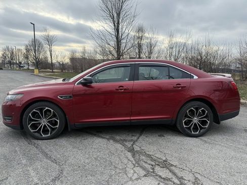 Used 2013 Ford Taurus SHO image 8