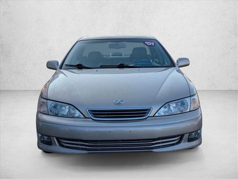 Used 2001 Lexus ES 330 image 2