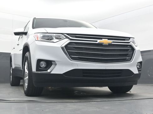 Used 2020 Chevrolet Traverse LT image 24