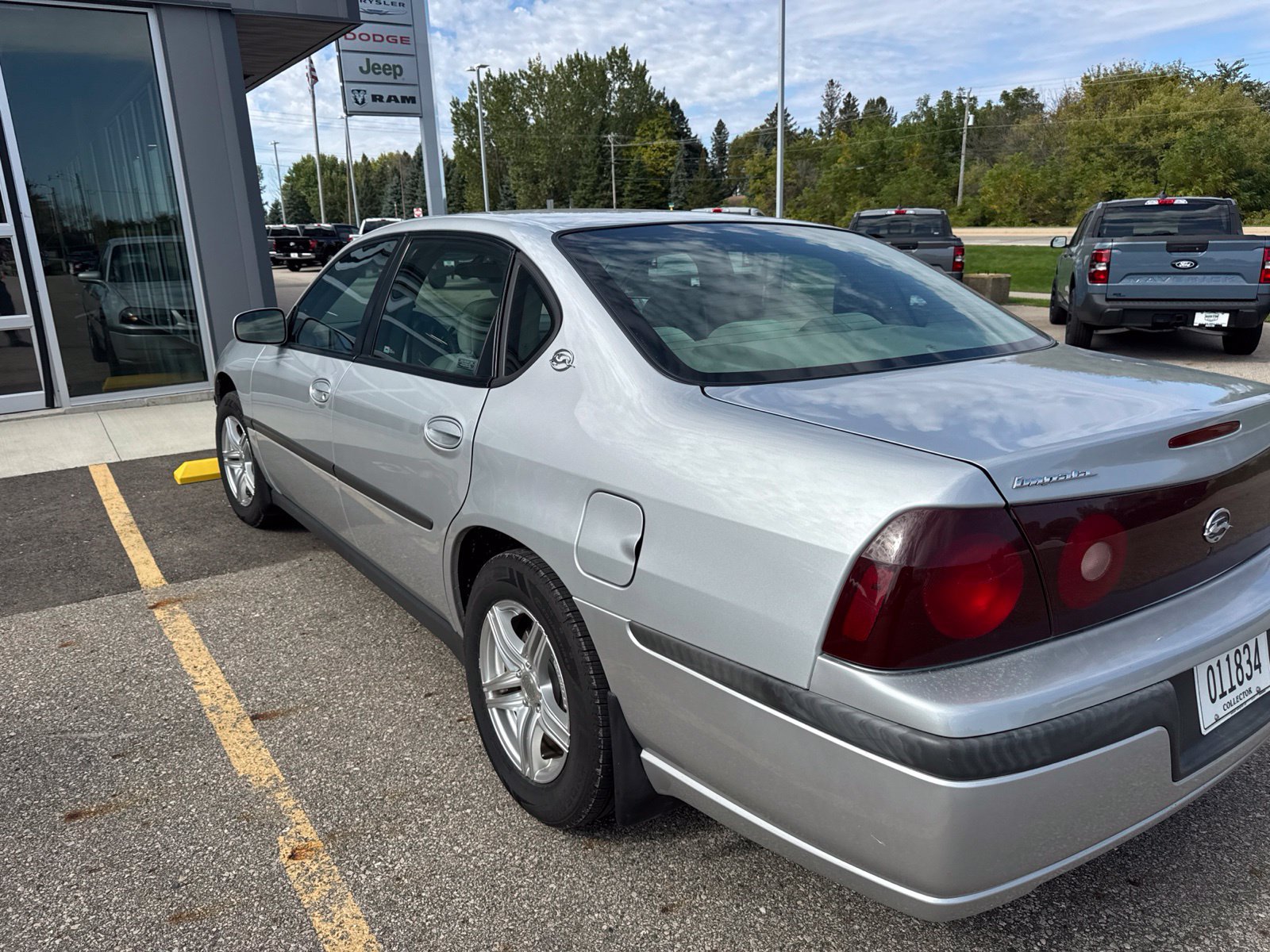 Used 2001 Chevrolet Impala w/ Preferred Equipment Group FWD image 5
