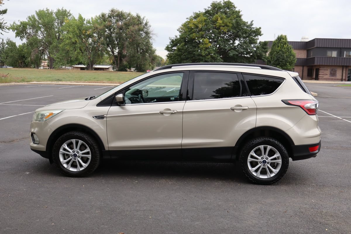 Used 2017 Ford Escape SE w/ SE Leather Comfort Package AWD/4WD image 9