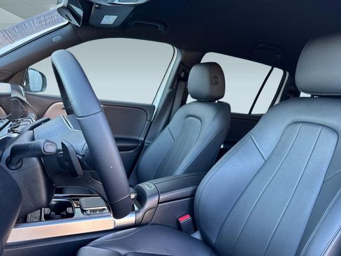 Used 2023 Mercedes-Benz GLB 250 image 13