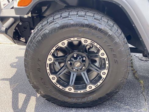 Used 2018 Jeep Wrangler Unlimited Sport AWD/4WD image 10