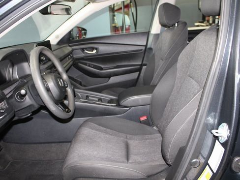 Used 2025 Honda Accord SE image 10