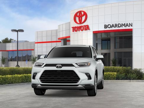 New 2026 Toyota Grand Highlander Platinum image 3