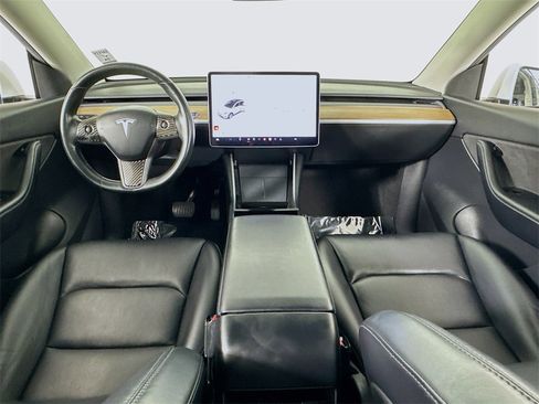 Used 2021 Tesla Model Y Standard Range image 40