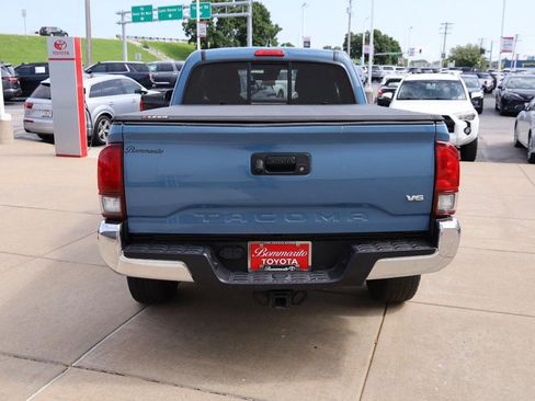 Used 2019 Toyota Tacoma TRD Off-Road AWD/4WD image 7