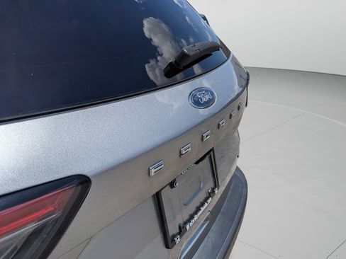 Used 2021 Ford Escape Titanium FWD image 14