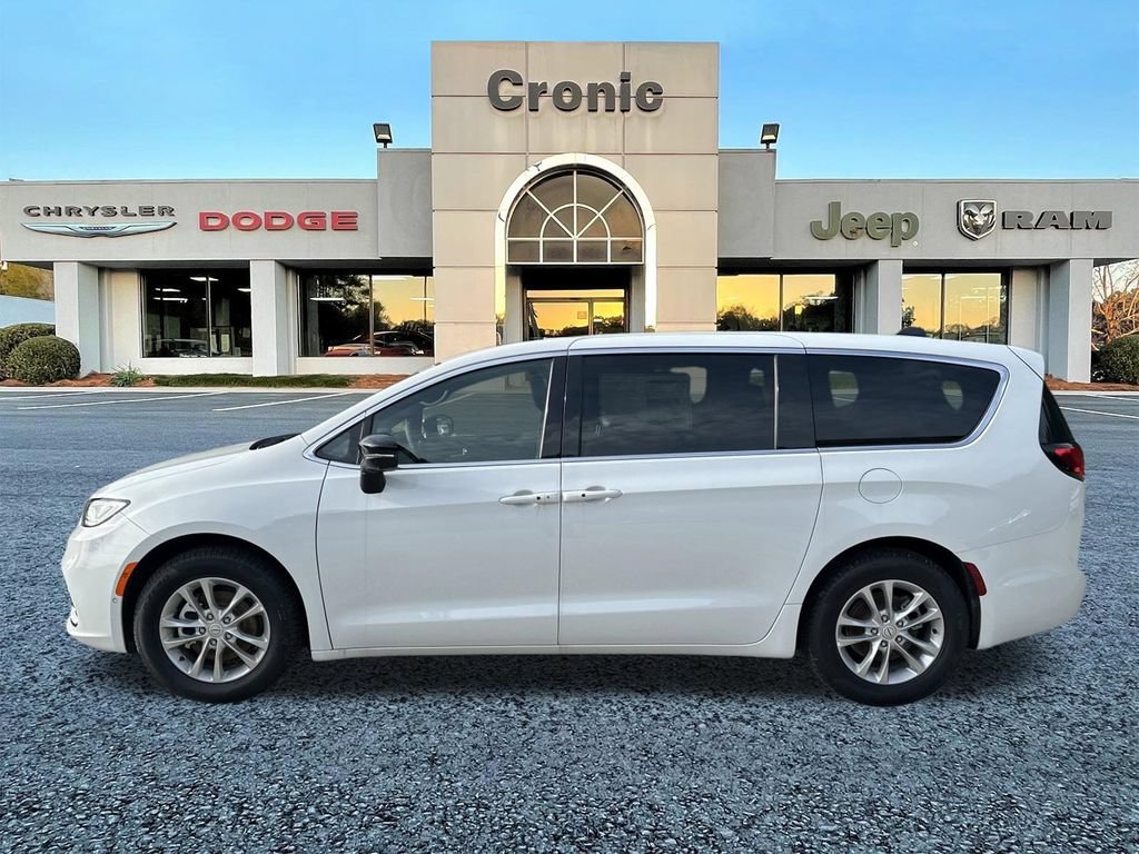 New 2026 Chrysler Pacifica Select FWD image 6