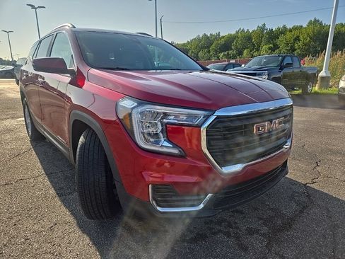 Certified 2023 GMC Terrain SLE w/ Driver Convenience Package FWD image 7