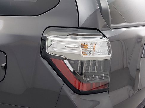 Used 2021 Toyota 4Runner SR5 image 34