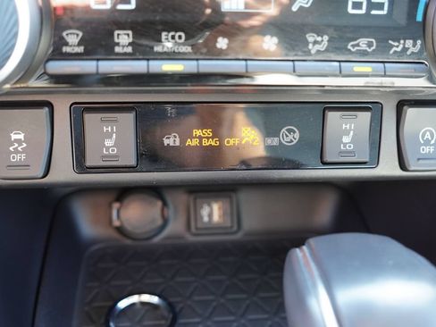 Used 2025 Toyota RAV4 XLE Premium w/ Weather Package AWD/4WD image 31