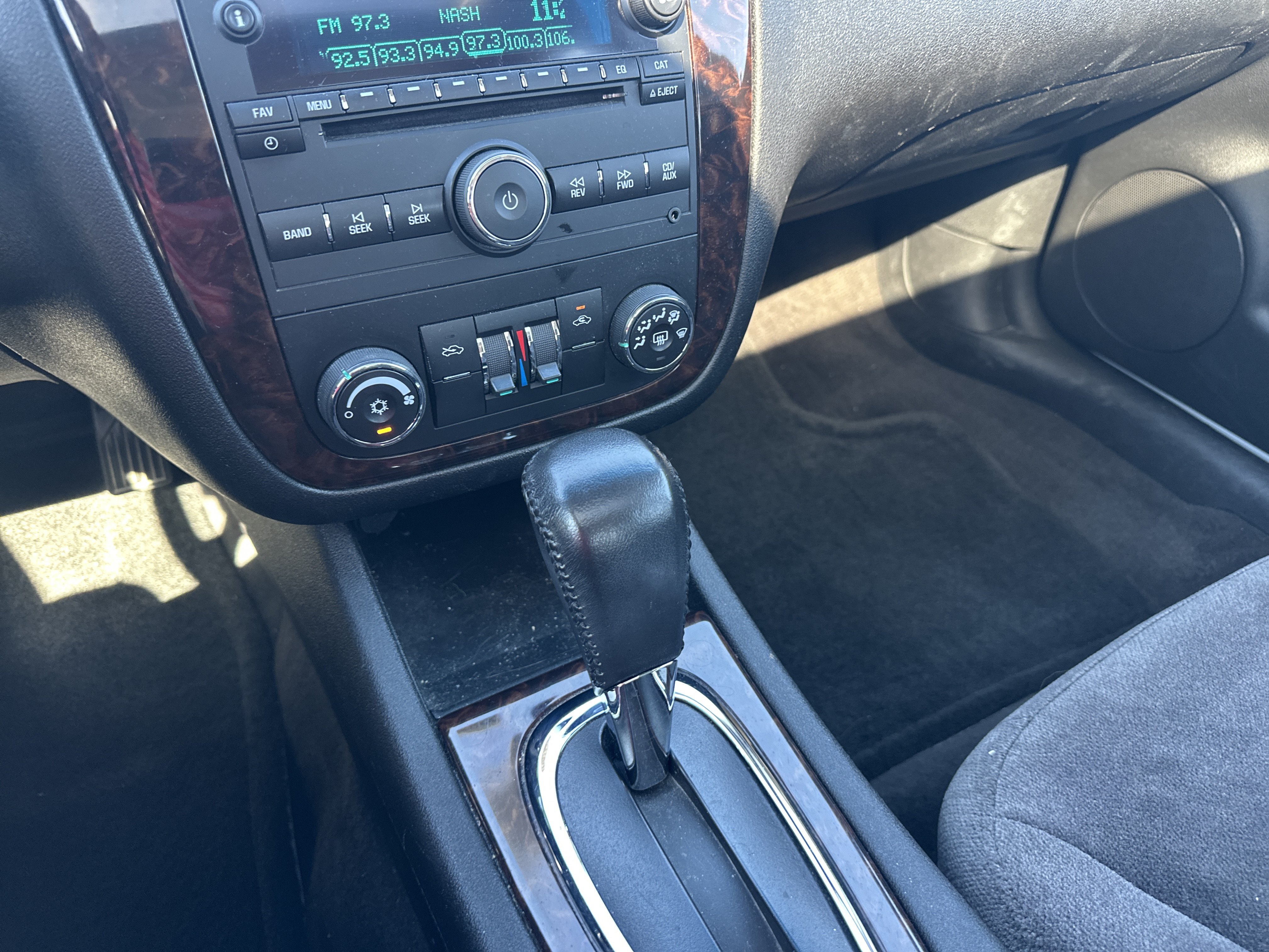 Used 2014 Chevrolet Impala LT w/ LT Sunroof Package FWD image 28