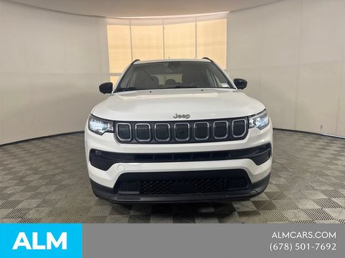 Used 2022 Jeep Compass Latitude AWD/4WD image 2