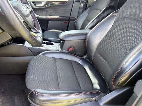 Used 2025 Ford Escape ST-Line Select AWD/4WD image 21