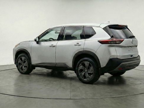 Used 2025 Nissan Rogue SV image 6