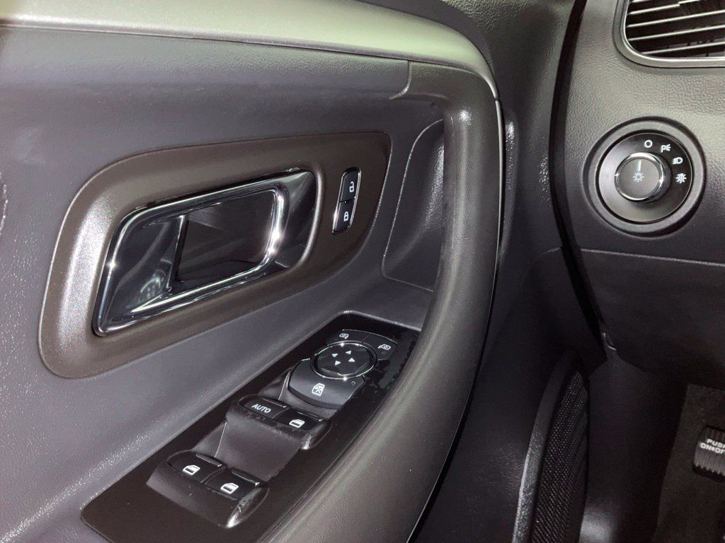 Used 2015 Ford Taurus SEL w/ Equipment Group 201A FWD image 20